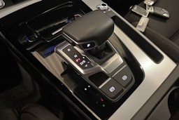 musta Audi Q5 2021 kuva 21.