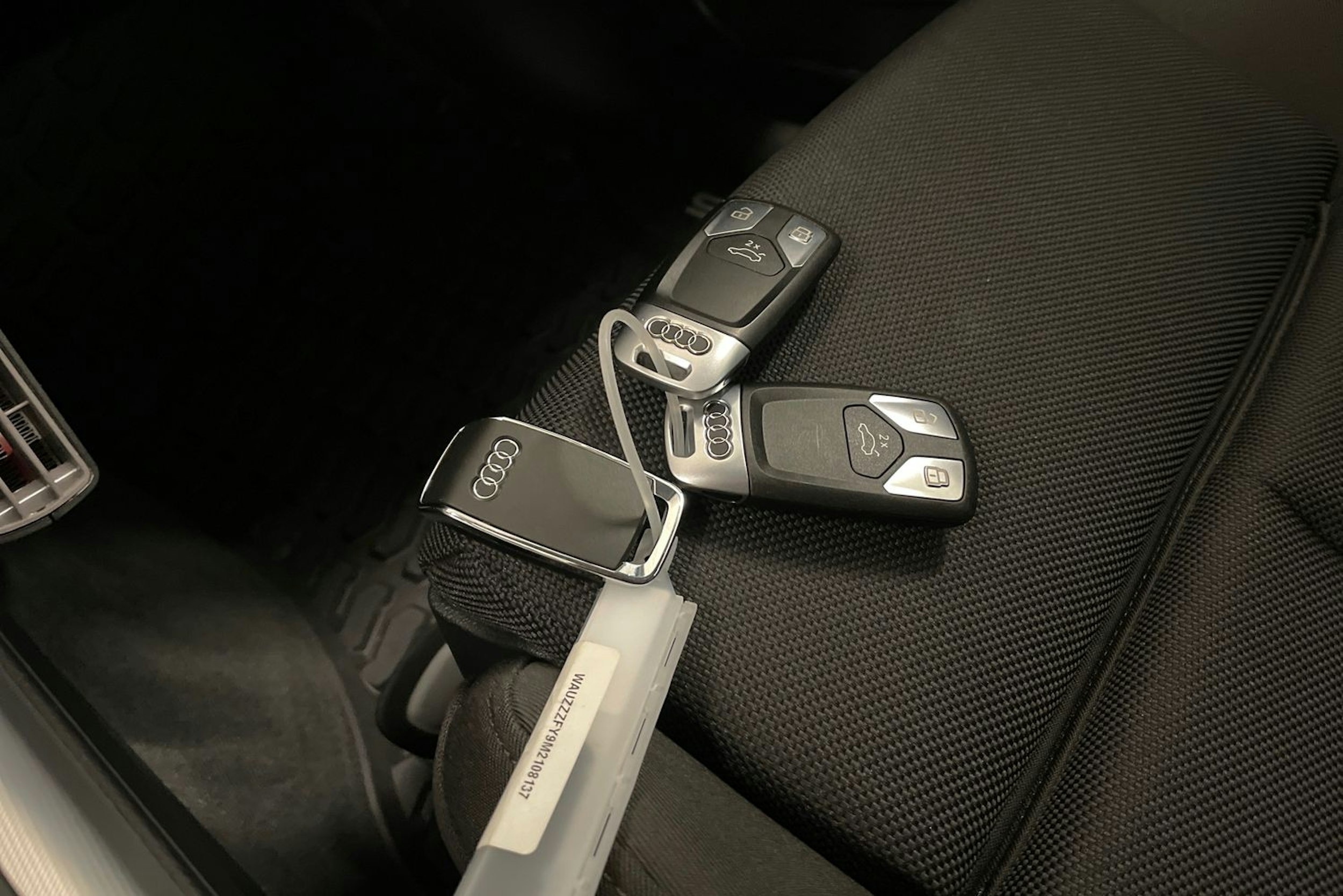 musta Audi Q5 2021 kuva 22.