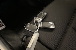 musta Audi Q5 2021 kuva 22.