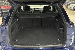 Sininen Audi Q5 2021 kuva 4.