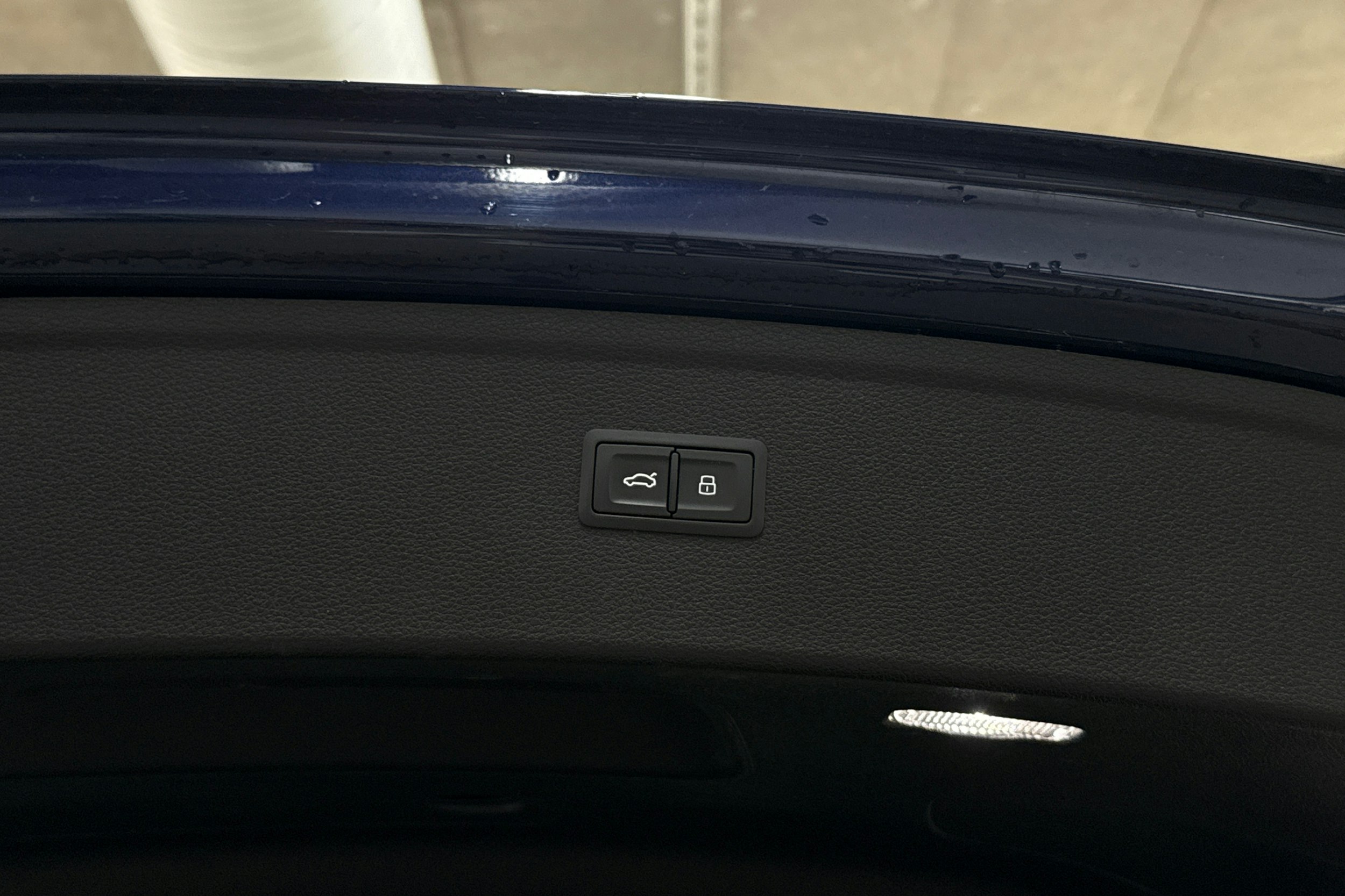 Sininen Audi Q5 2021 kuva 7.