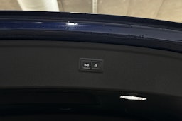 Sininen Audi Q5 2021 kuva 7.