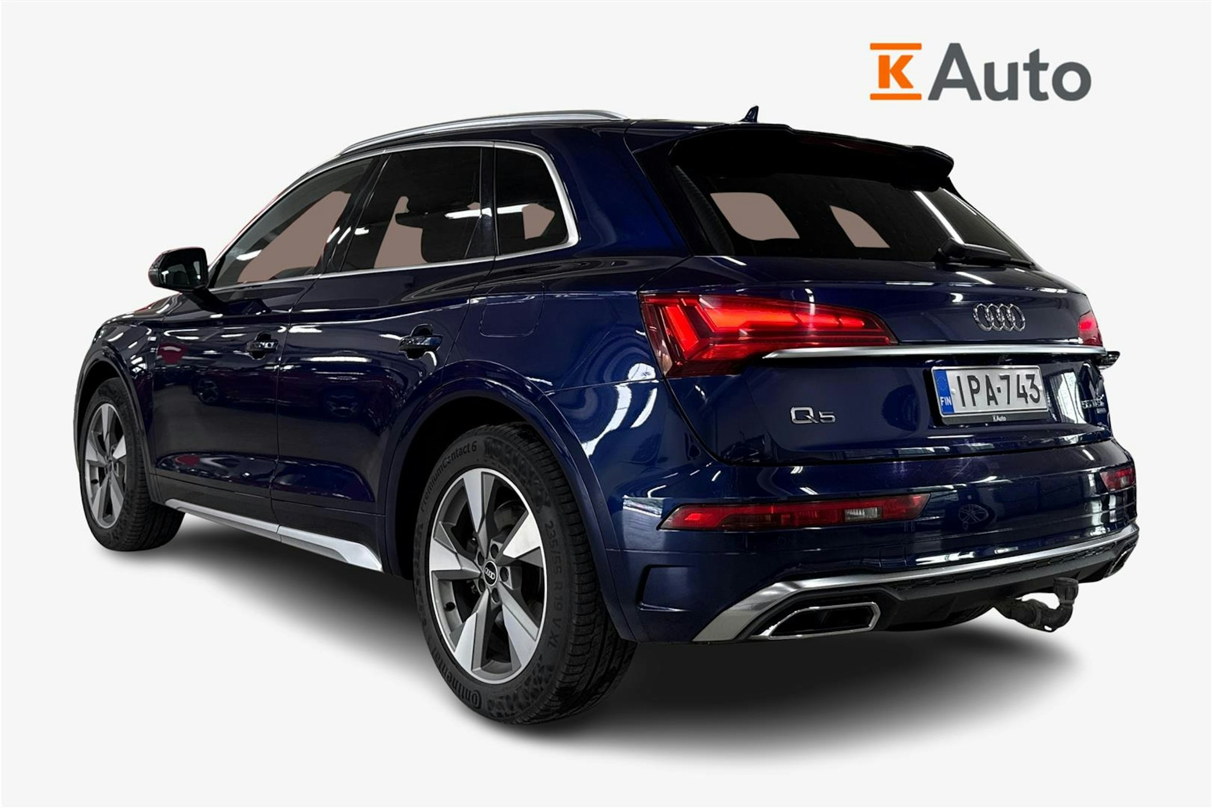 Sininen Audi Q5 2021 kuva 13.