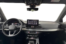 Sininen Audi Q5 2021 kuva 18.