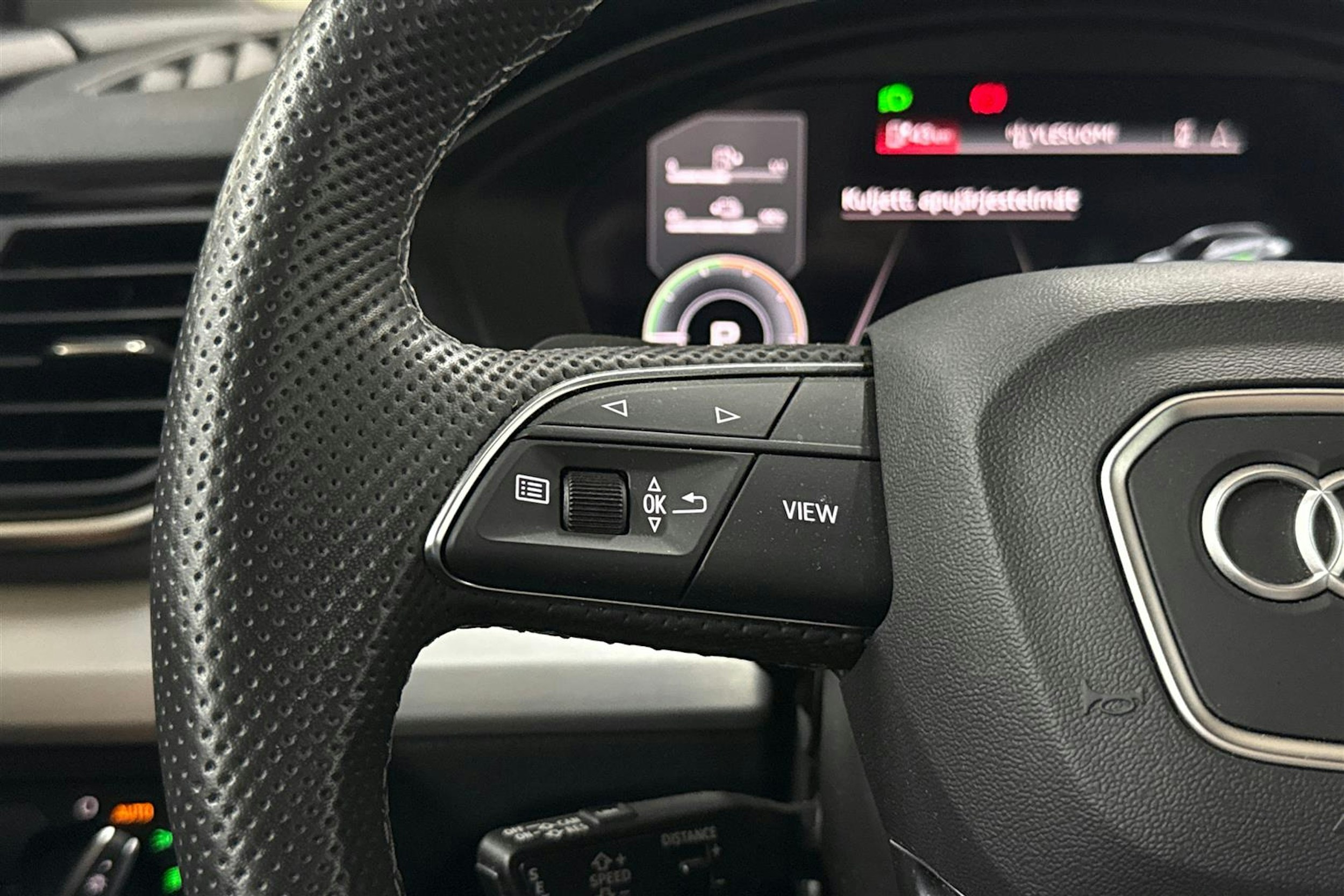 Sininen Audi Q5 2021 kuva 27.