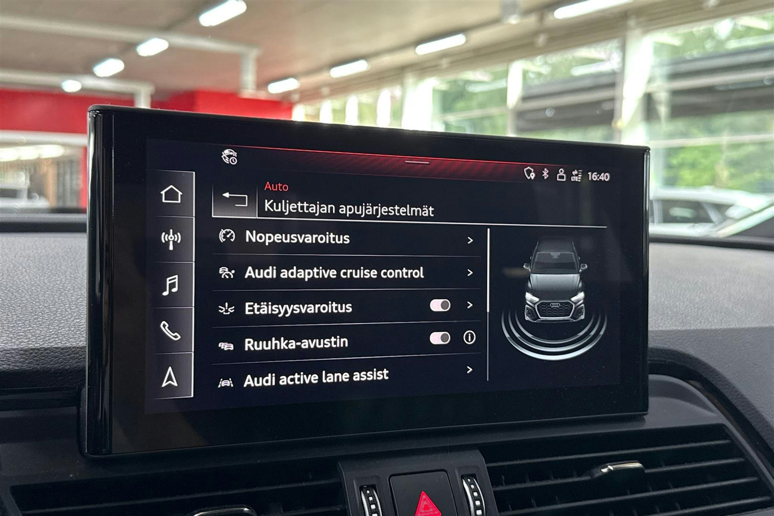 Sininen Audi Q5 2021 kuva 30.