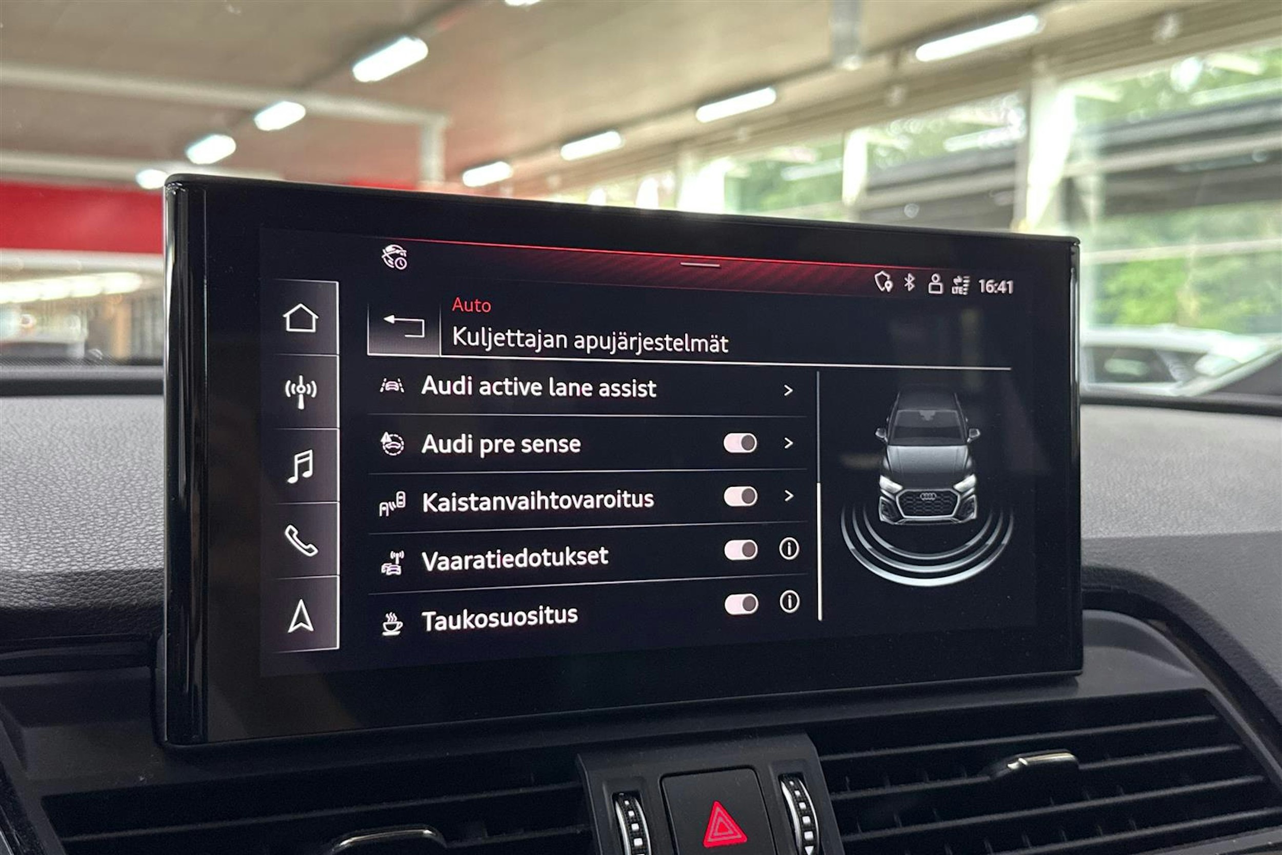 Sininen Audi Q5 2021 kuva 31.