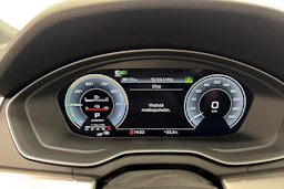 harmaa Audi Q5 2021 kuva 14.