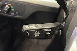 harmaa Audi Q5 2021 kuva 17.