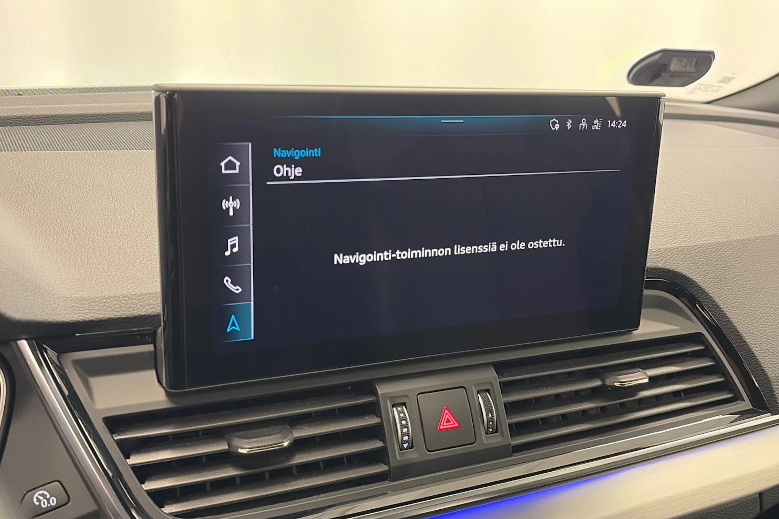 harmaa Audi Q5 2021 kuva 18.
