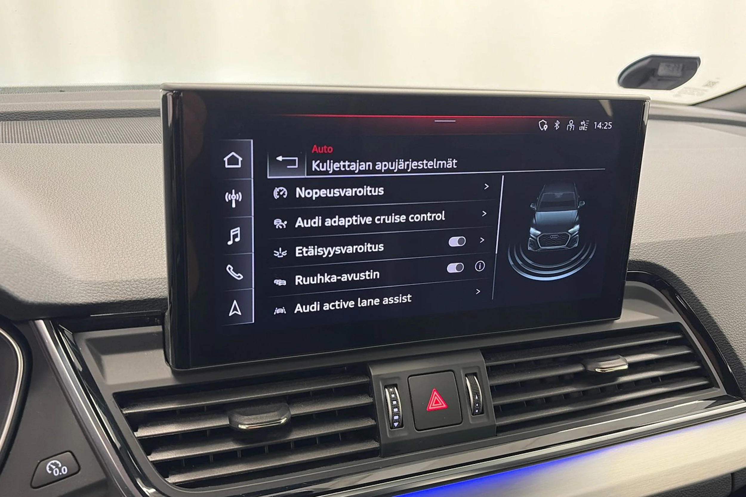 harmaa Audi Q5 2021 kuva 22.