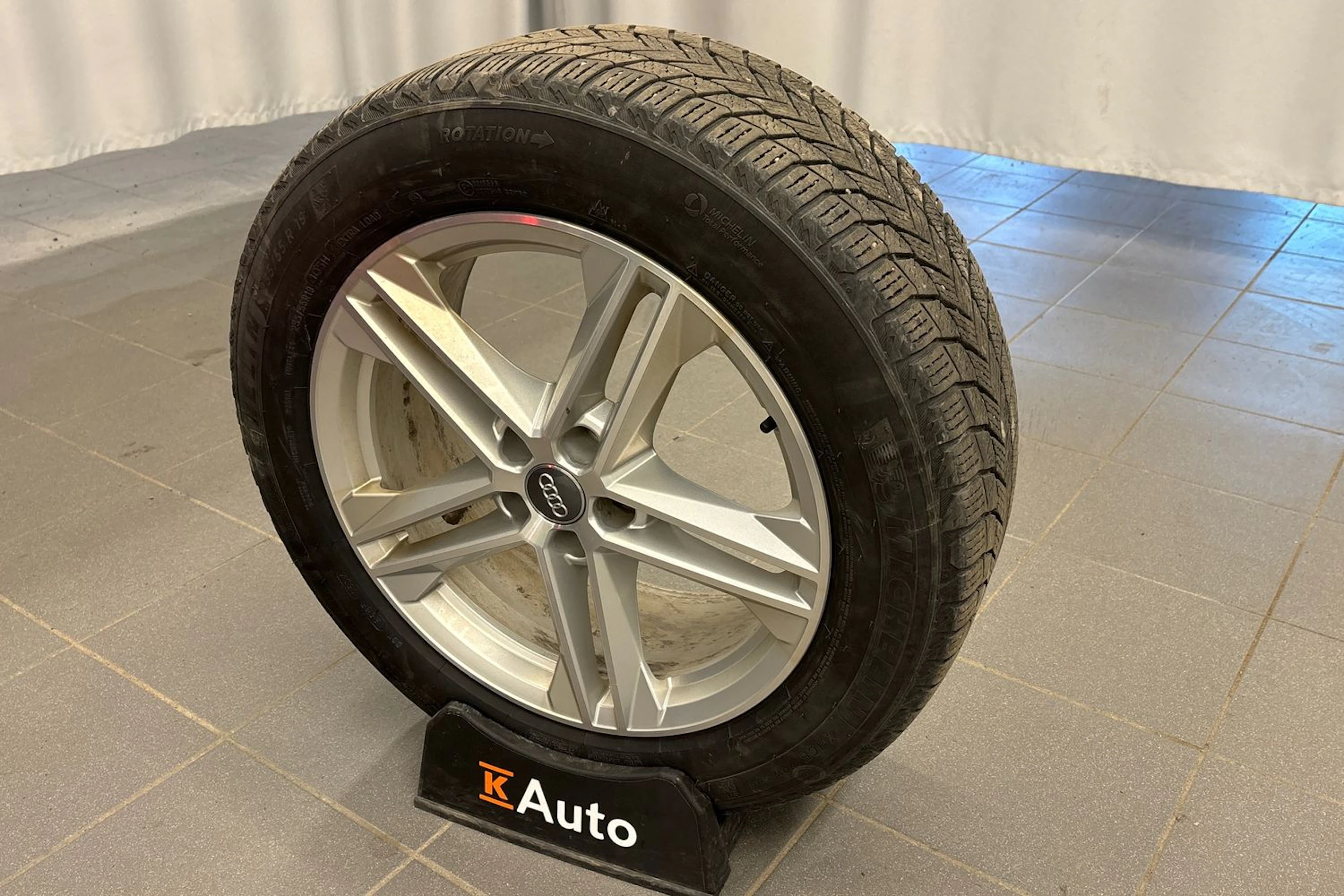 met. harmaa Audi Q5 2021 kuva 10.
