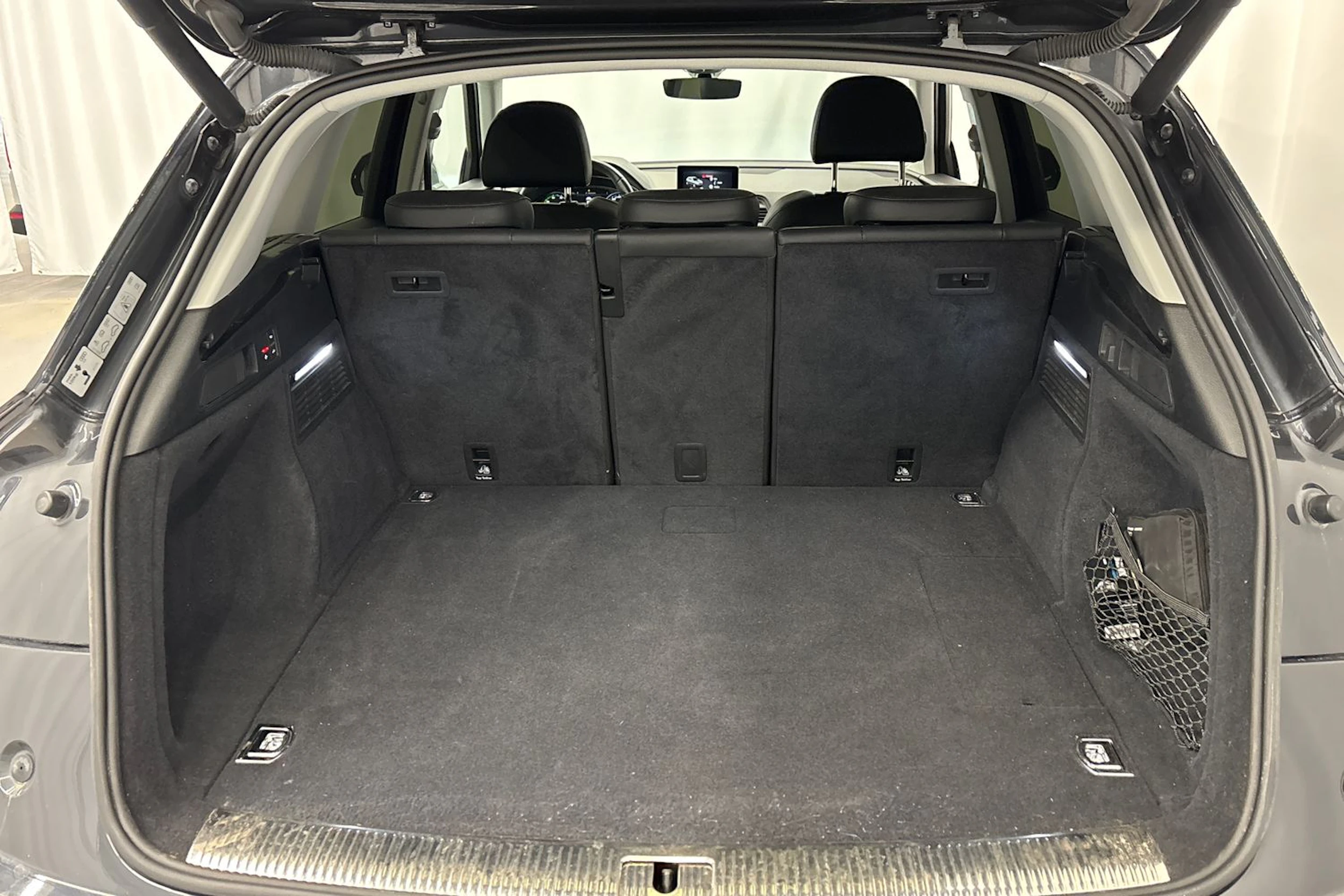 met. harmaa Audi Q5 2021 kuva 12.