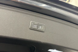 met. harmaa Audi Q5 2021 kuva 14.