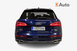 sininen Audi Q5 2021 kuva 4.