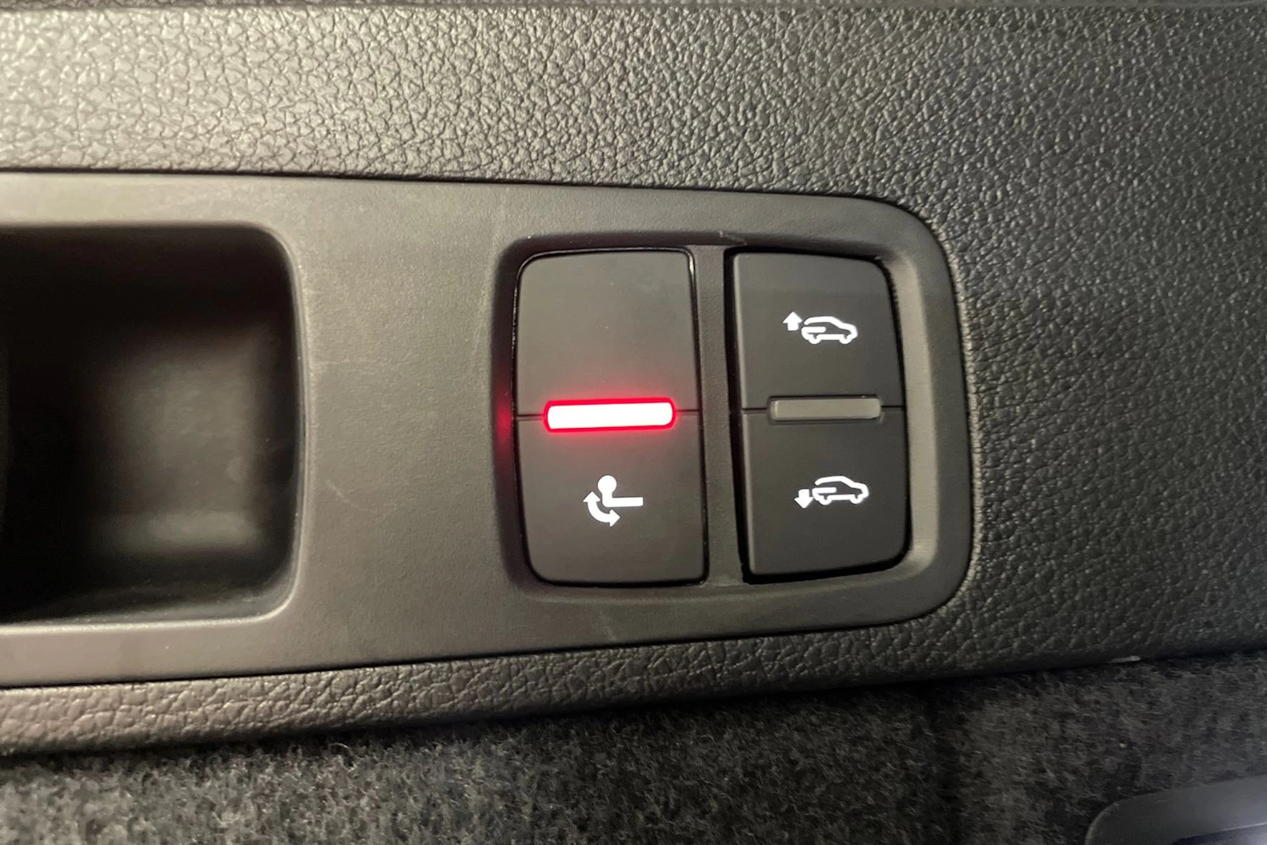 sininen Audi Q5 2021 kuva 17.