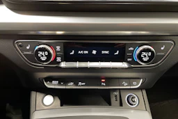 sininen Audi Q5 2021 kuva 22.