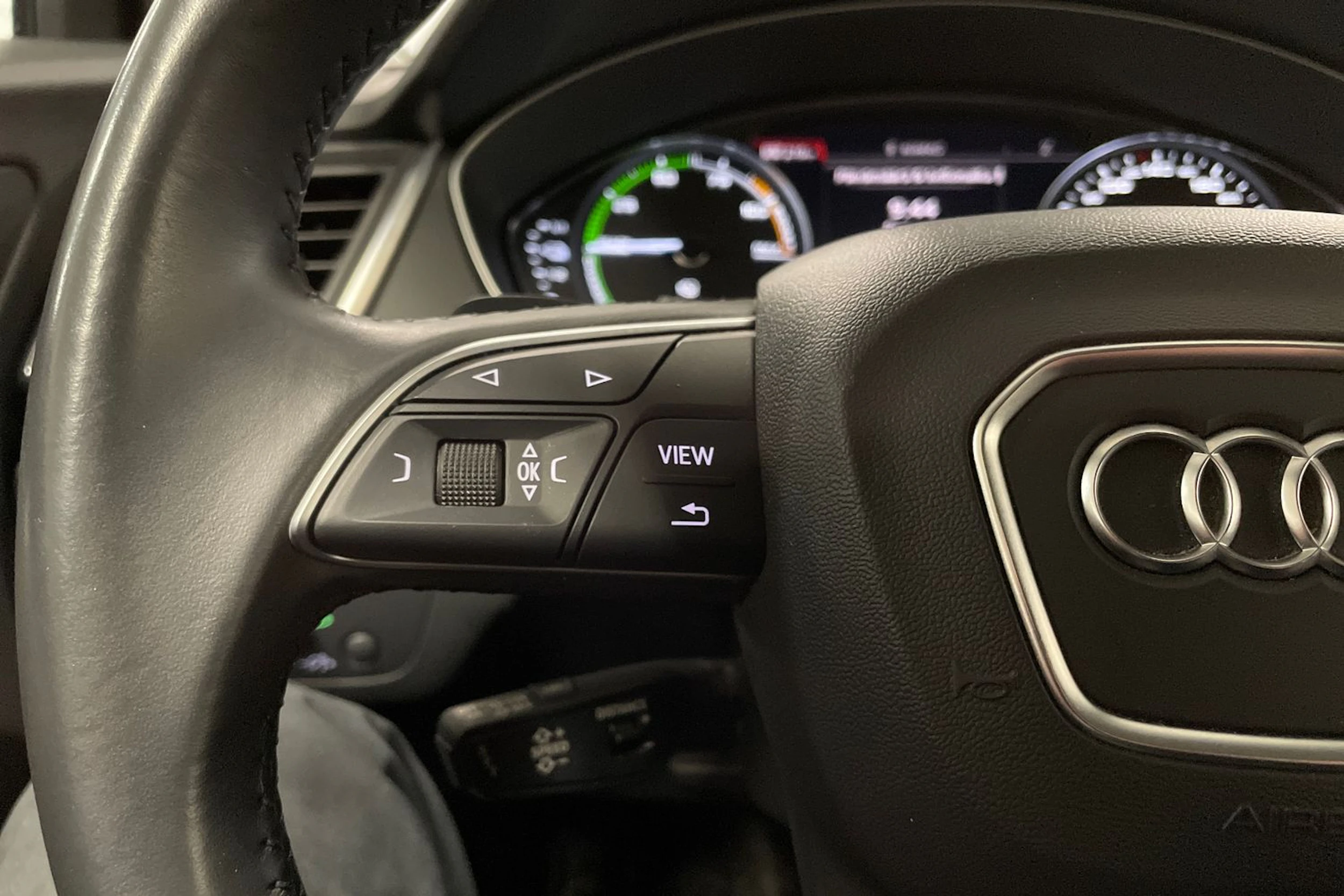 sininen Audi Q5 2021 kuva 25.