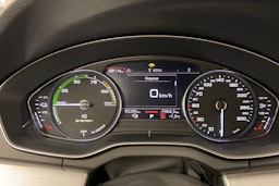 sininen Audi Q5 2021 kuva 15.