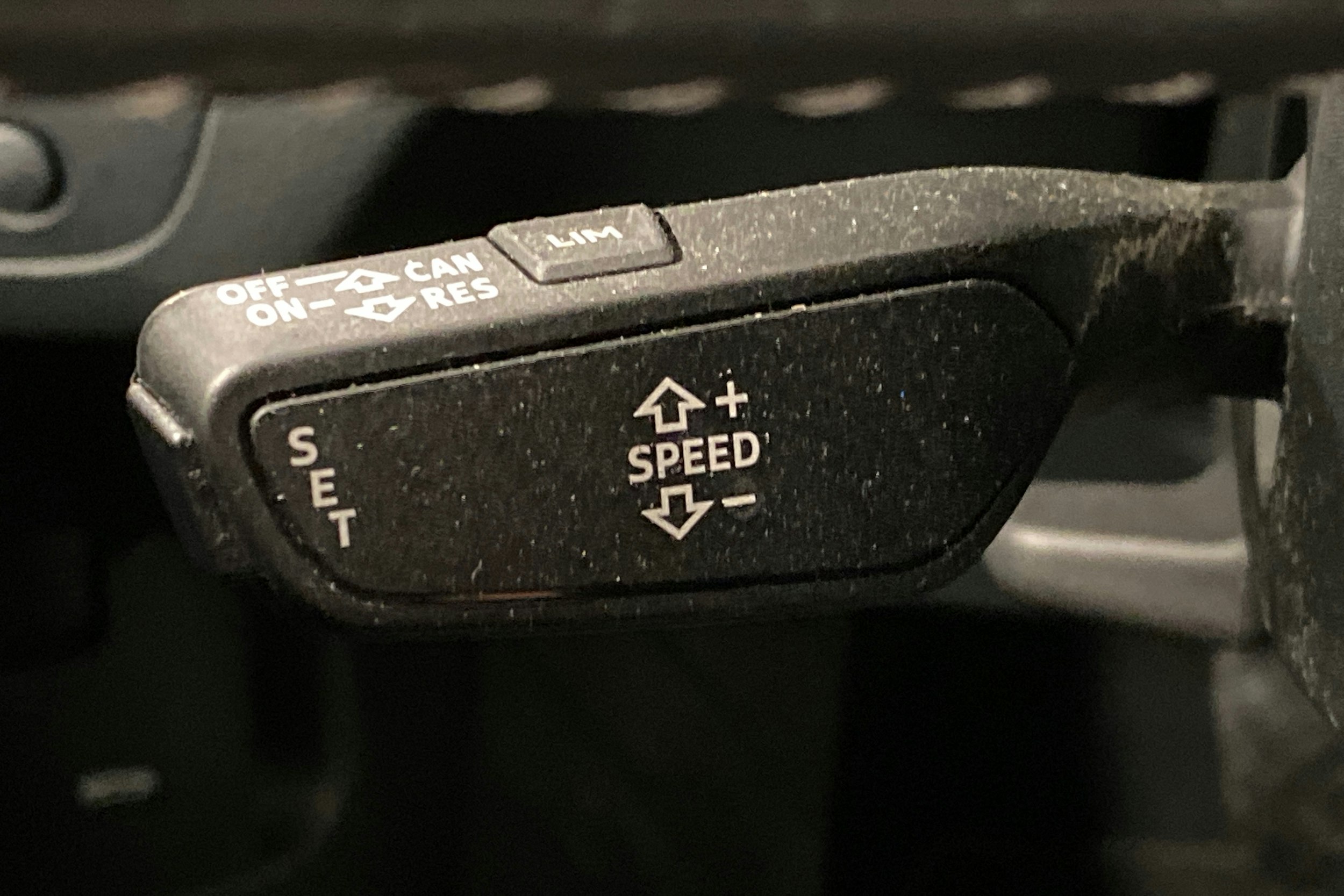 sininen Audi Q5 2021 kuva 20.