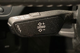 sininen Audi Q5 2021 kuva 20.