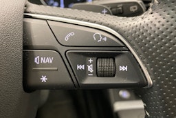 sininen Audi Q5 2021 kuva 22.