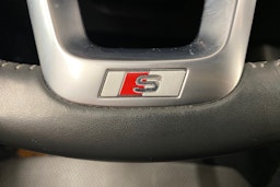 sininen Audi Q5 2021 kuva 23.