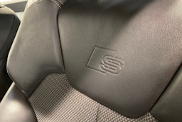 sininen Audi Q5 2021 kuva 24.