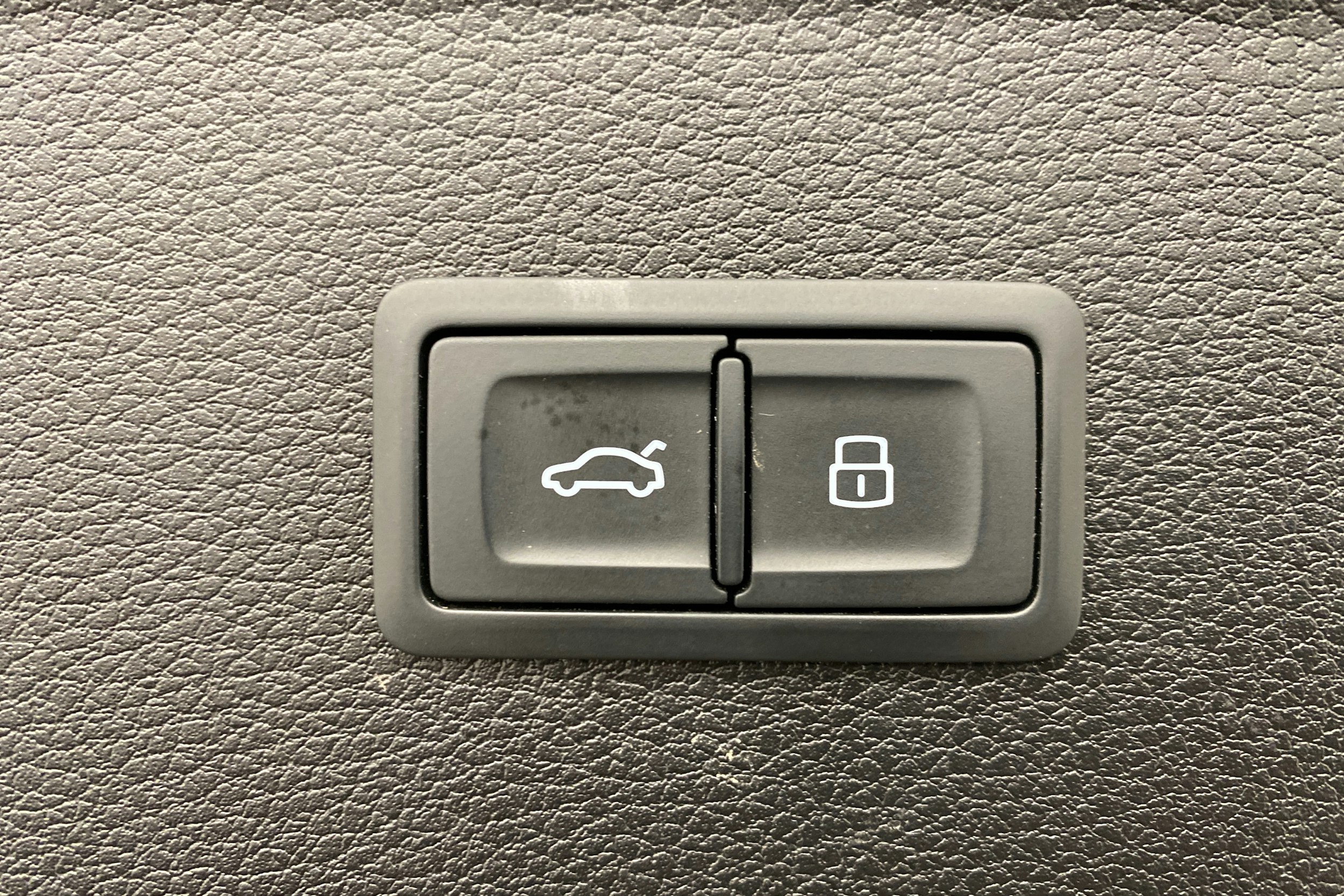 sininen Audi Q5 2021 kuva 26.