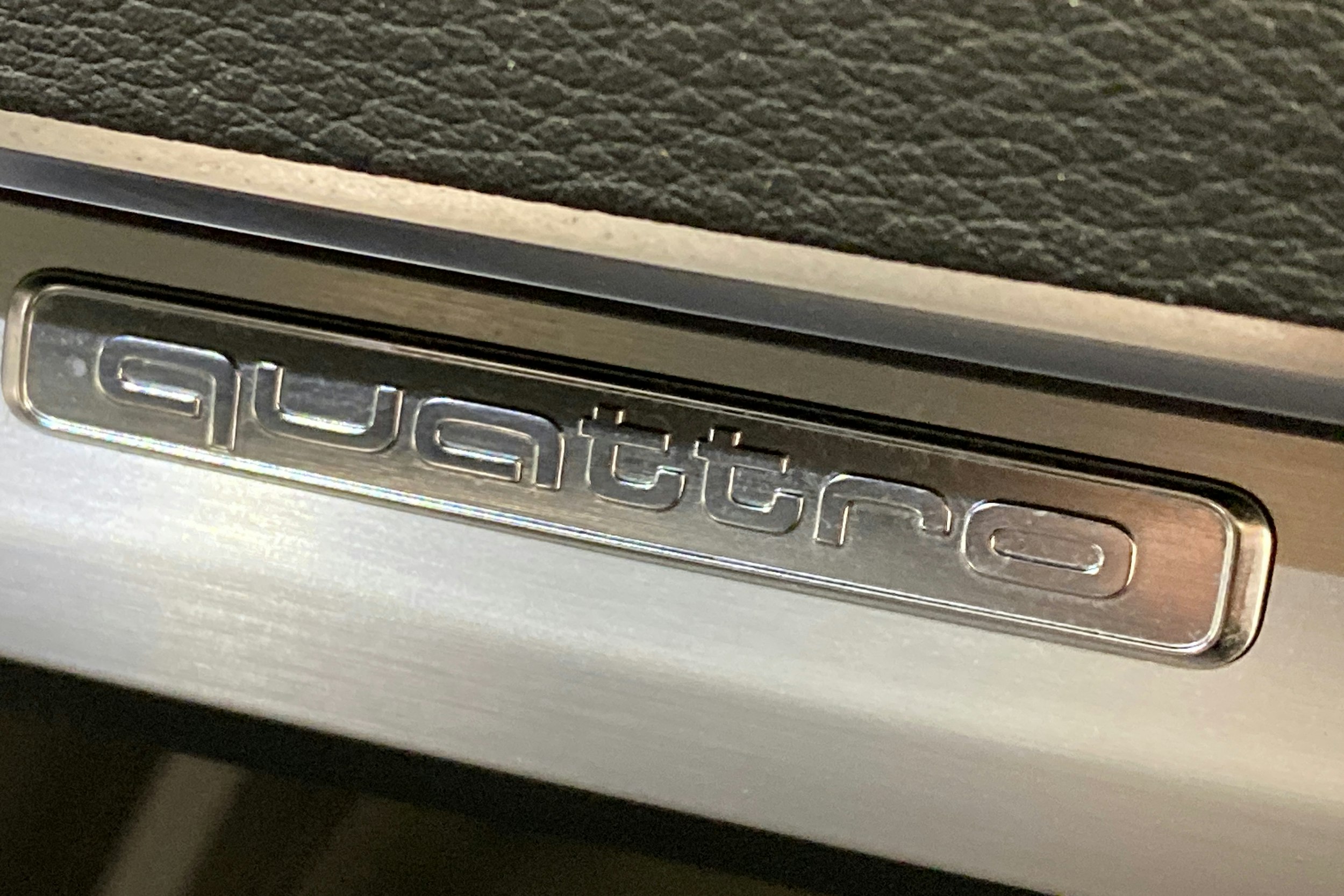 sininen Audi Q5 2021 kuva 29.