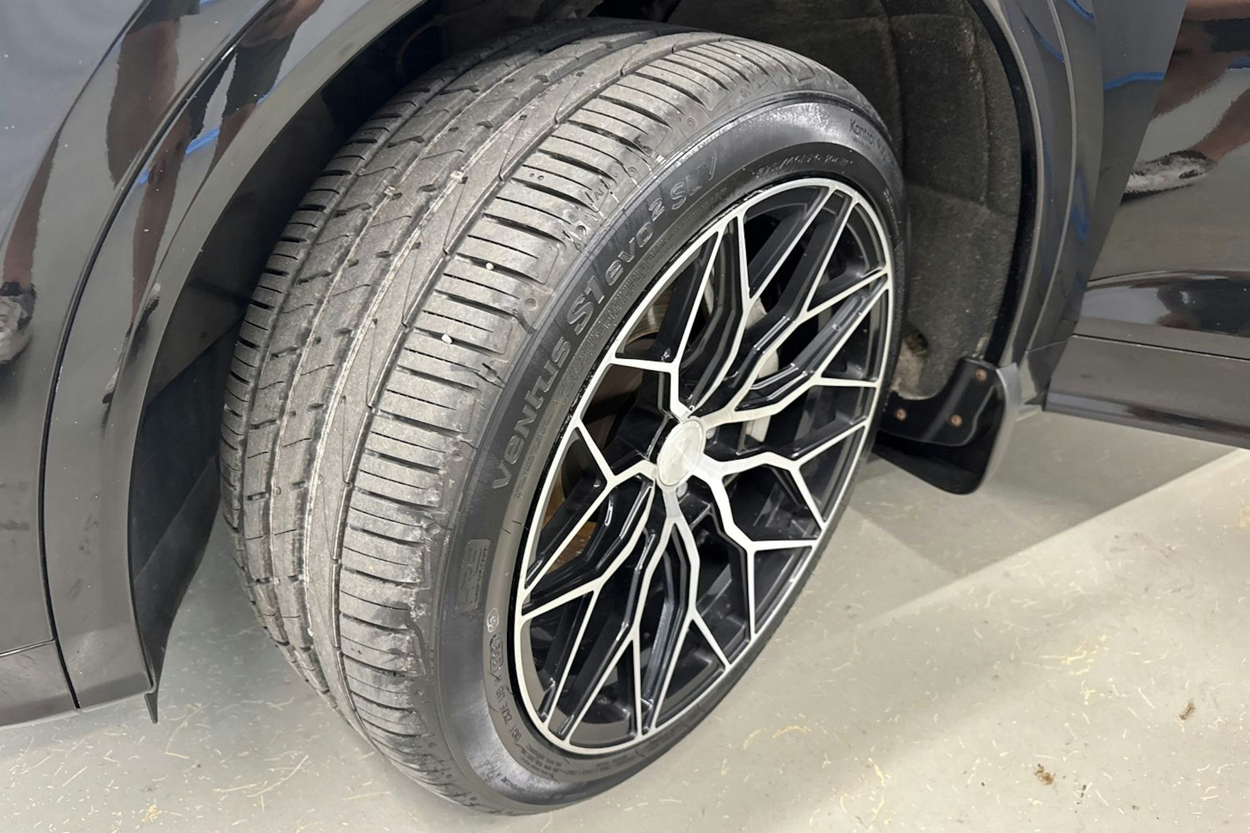 met. musta Audi Q5 2021 kuva 13.