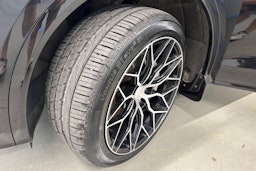 met. musta Audi Q5 2021 kuva 13.