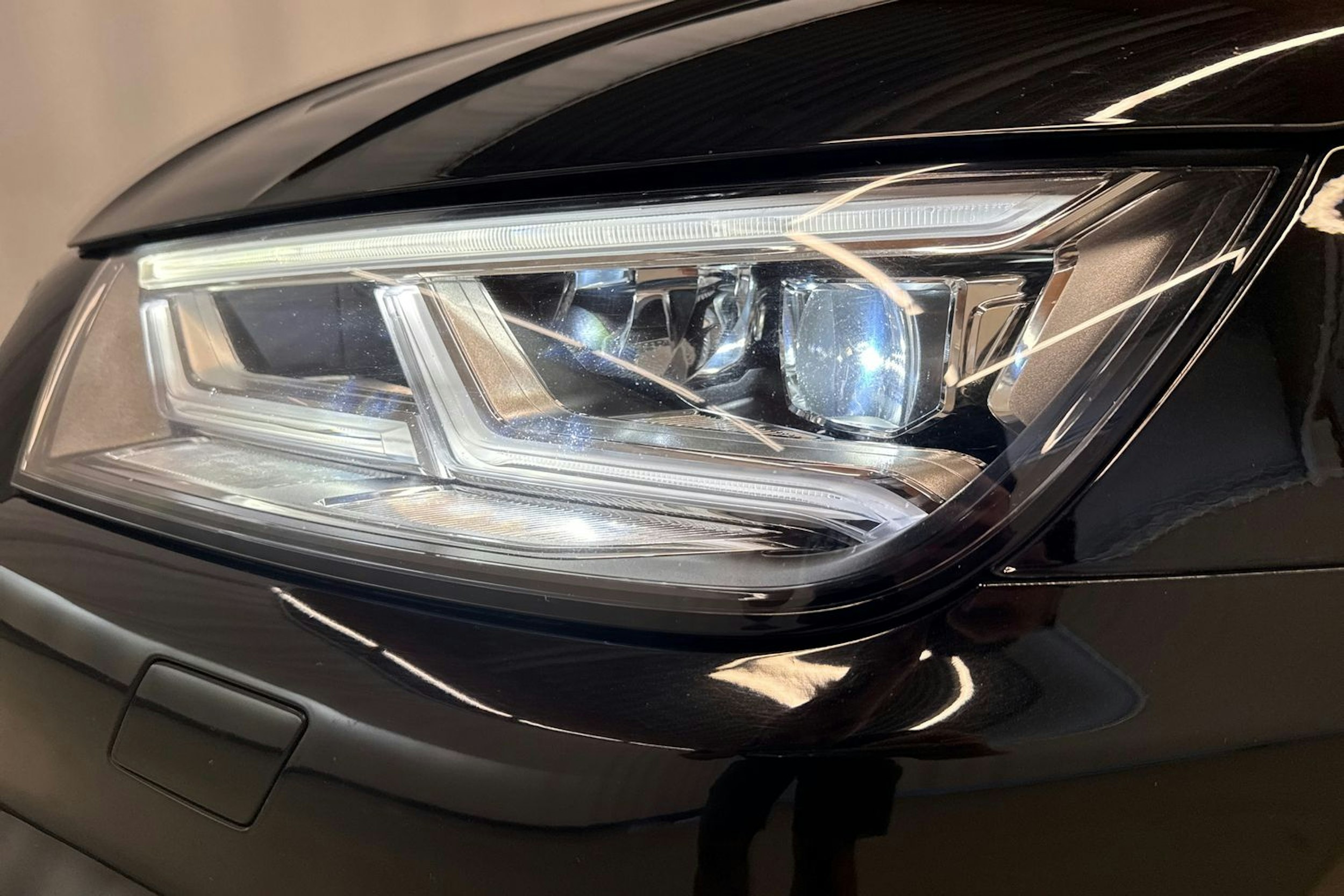met. musta Audi Q5 2021 kuva 14.