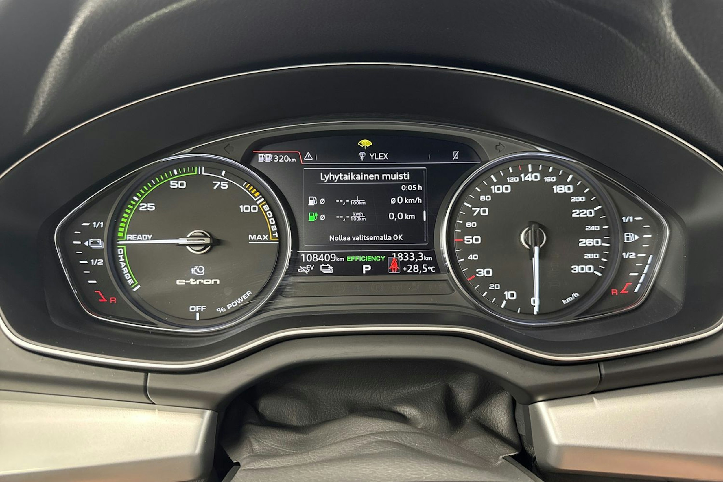met. musta Audi Q5 2021 kuva 17.