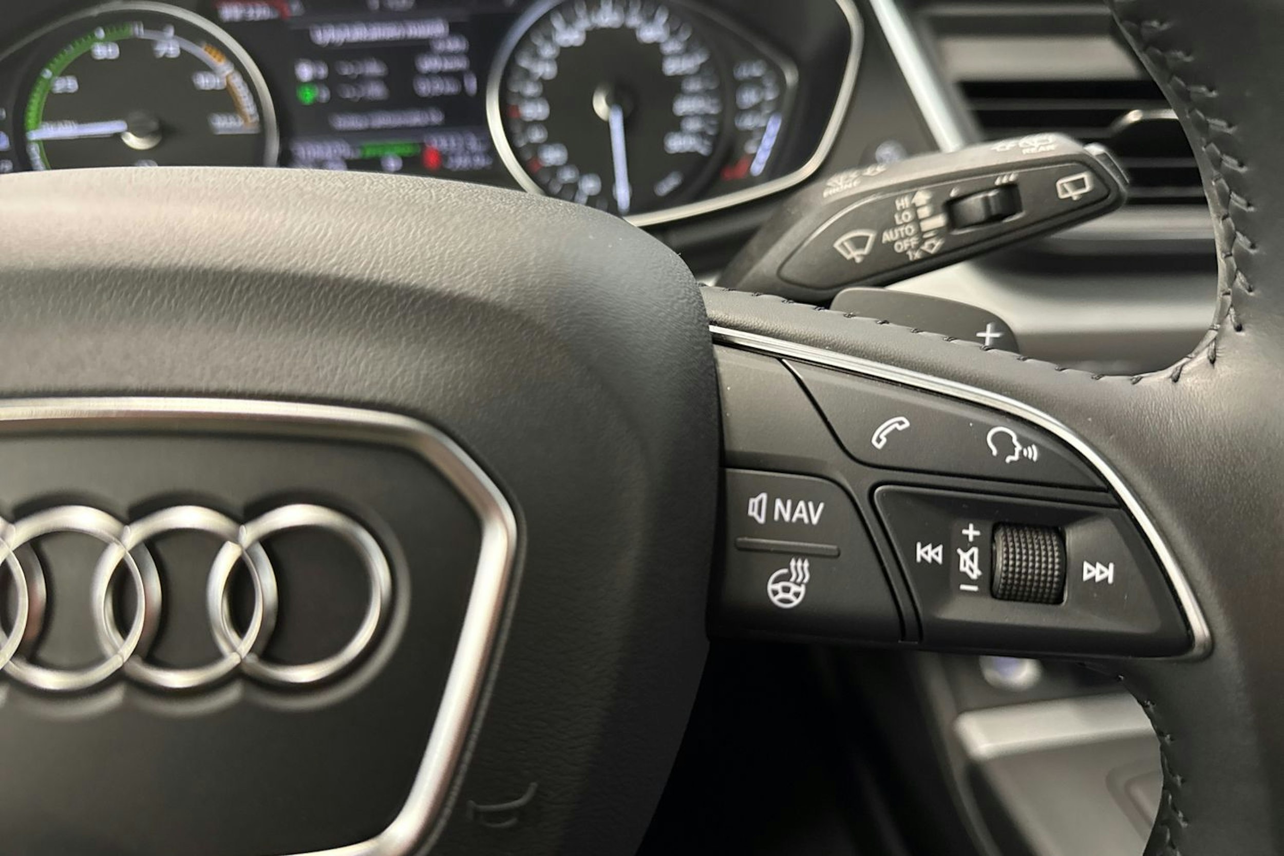 met. musta Audi Q5 2021 kuva 20.