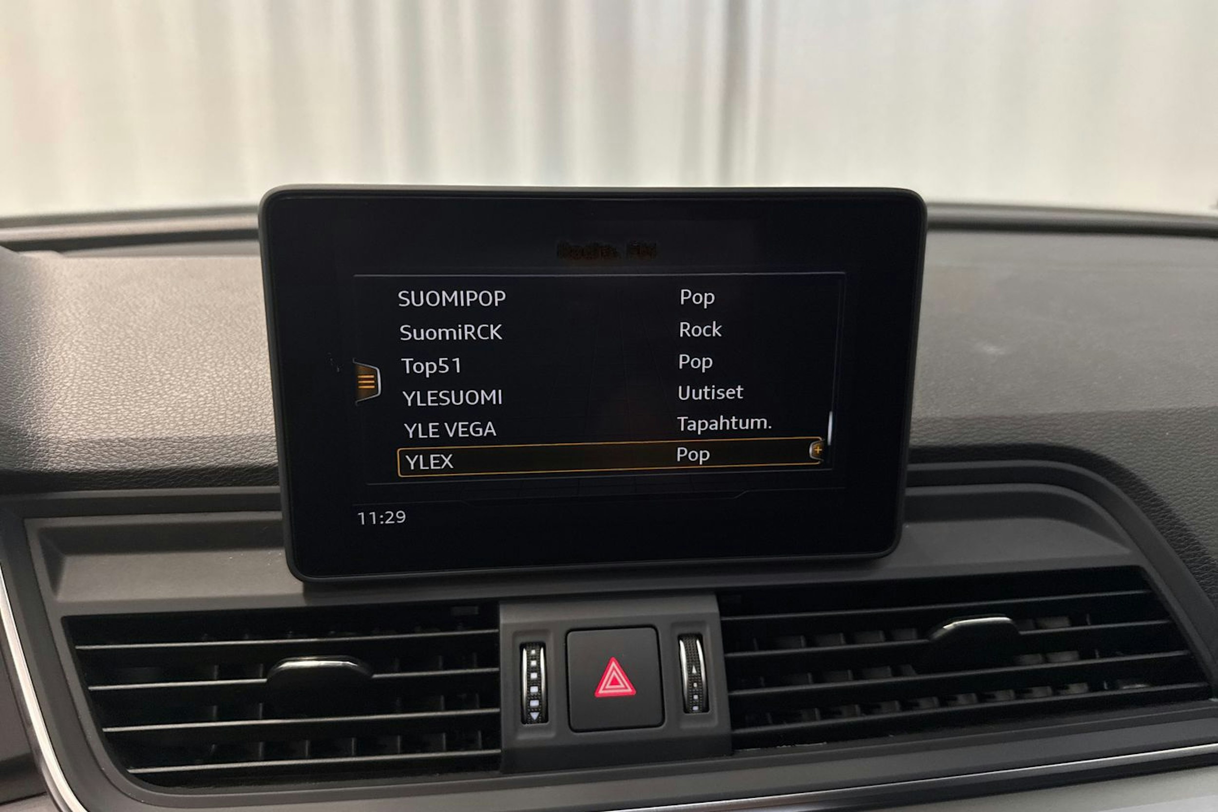 met. musta Audi Q5 2021 kuva 22.