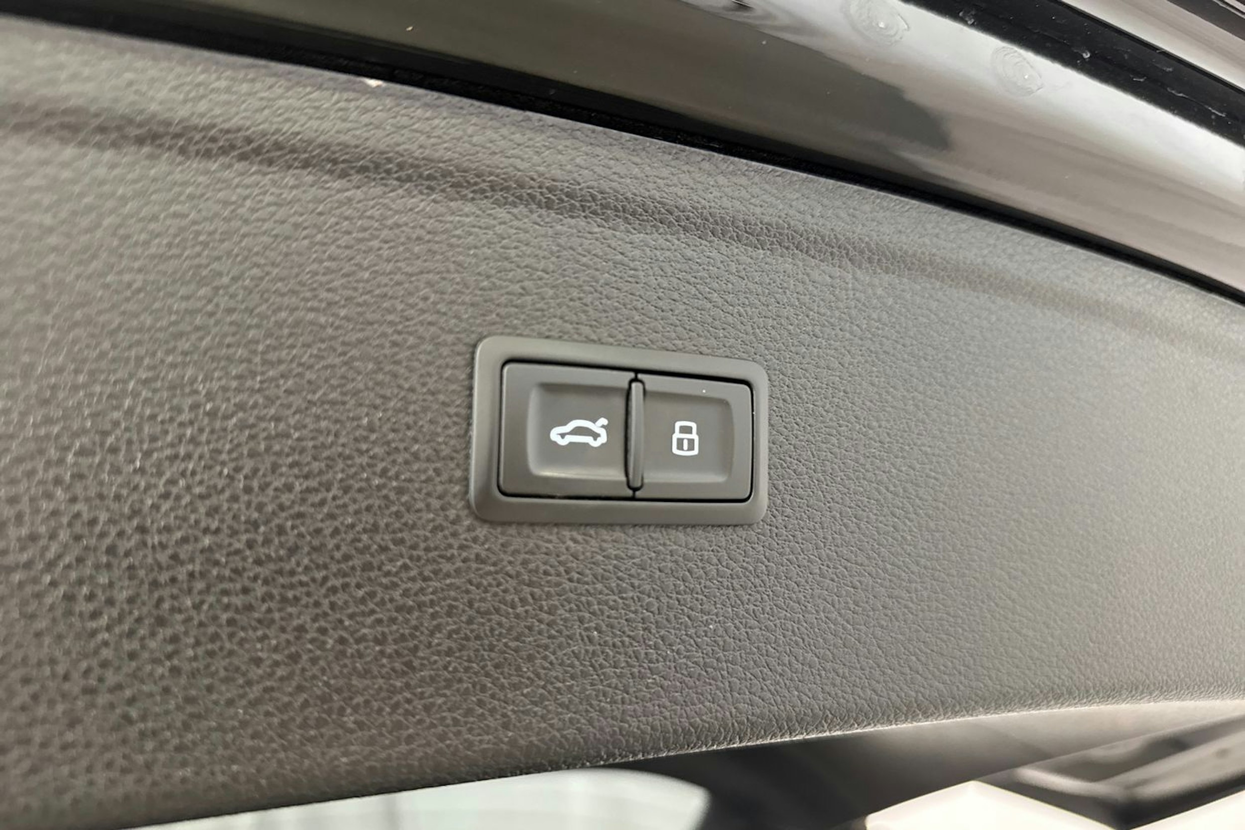 met. musta Audi Q5 2021 kuva 25.