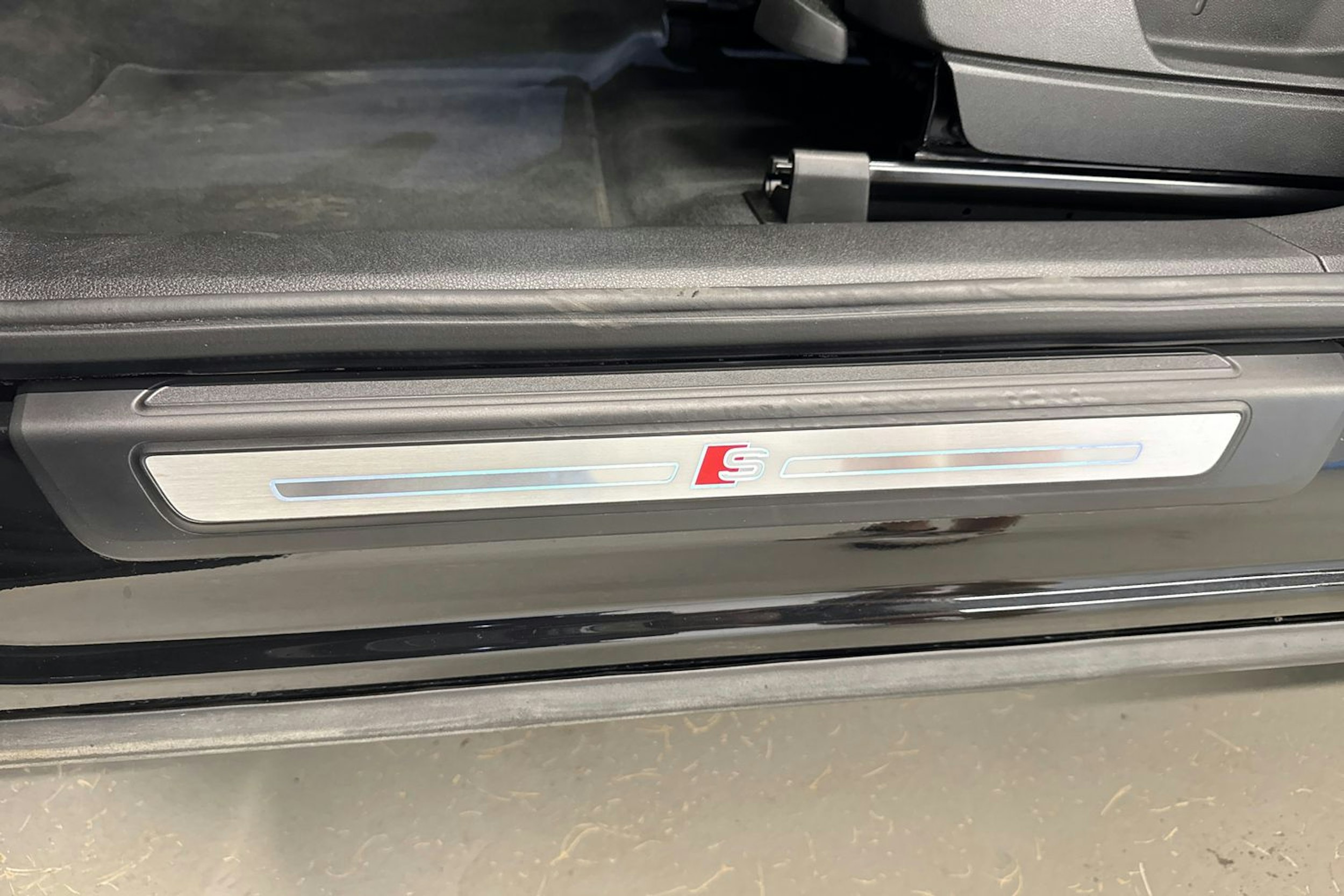 met. musta Audi Q5 2021 kuva 31.