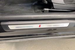 met. musta Audi Q5 2021 kuva 31.
