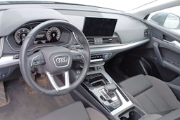 Harmaa Audi Q5 2021 kuva 3.