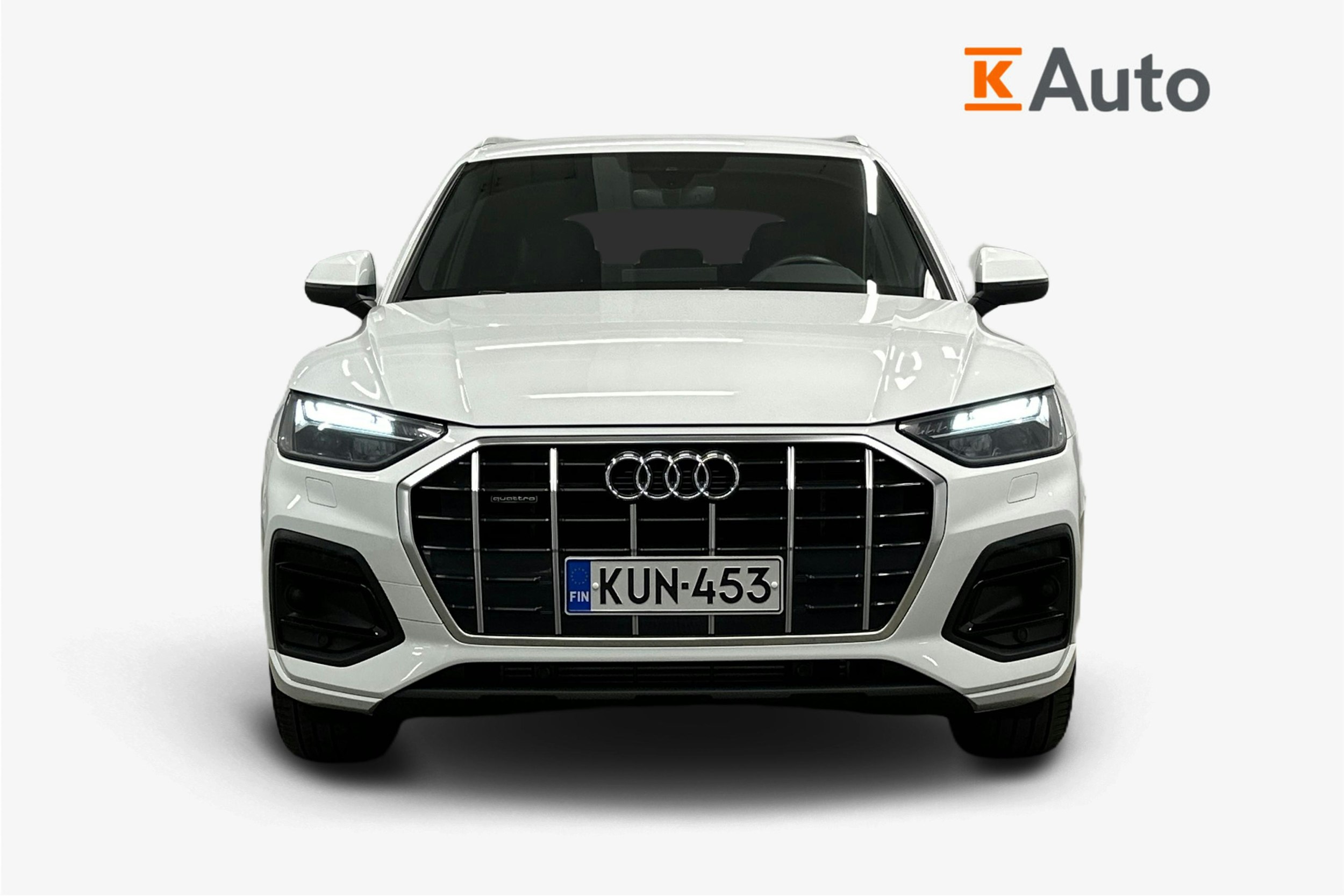 valkoinen Audi Q5 2021 kuva 5.