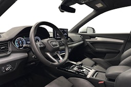 valkoinen Audi Q5 2021 kuva 7.