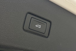 valkoinen Audi Q5 2021 kuva 15.