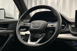 valkoinen Audi Q5 2021 kuva 19.