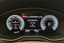 valkoinen Audi Q5 2021 kuva 23.