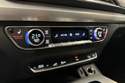 valkoinen Audi Q5 2021 kuva 30.