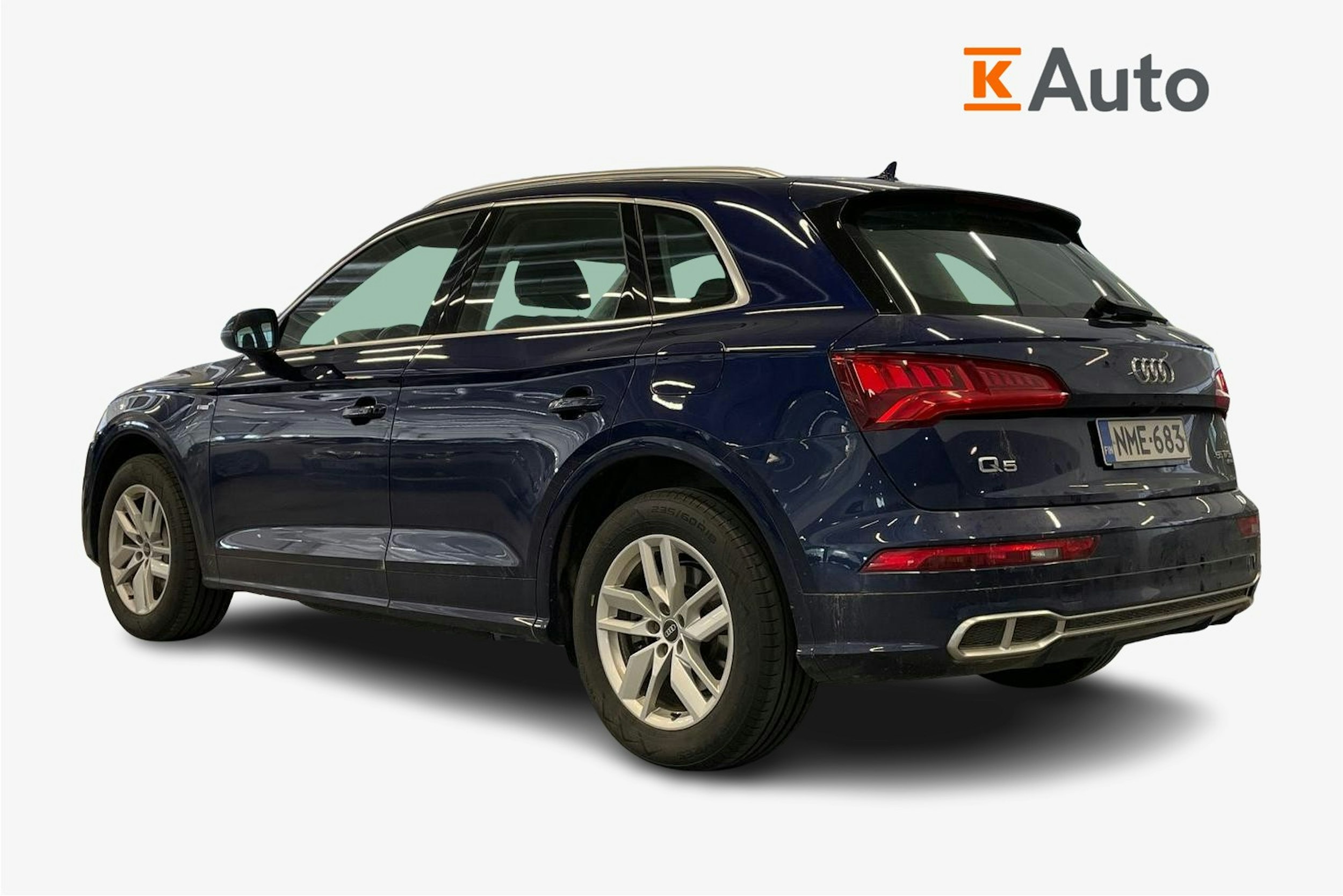 sininen Audi Q5 2021 kuva 2.