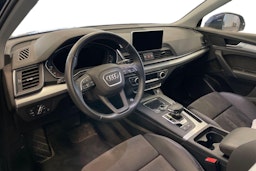 sininen Audi Q5 2021 kuva 3.