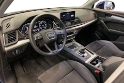 sininen Audi Q5 2021 kuva 7.