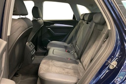 sininen Audi Q5 2021 kuva 10.